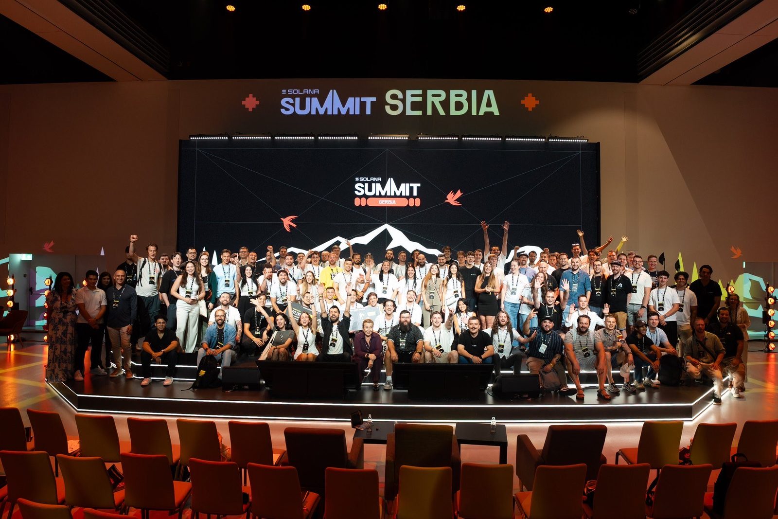 Group photo on the main stage at Solana Summit Serbia after Demo Day